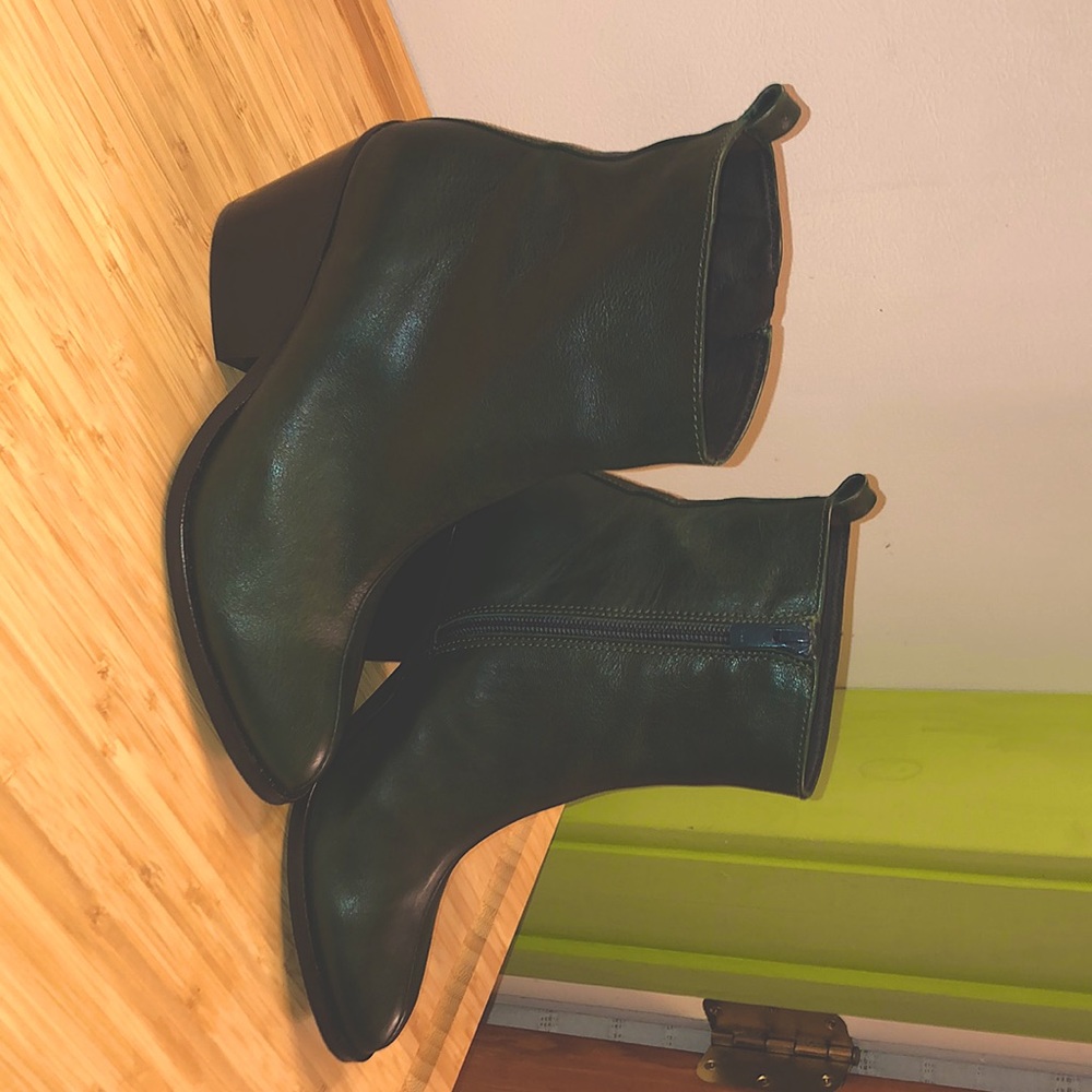 EricMichael CAMIE; Napa Vegetable Green